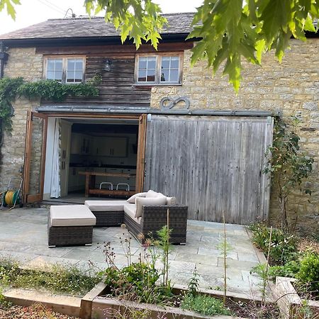 The Carriage House, Haversham Villa Buitenkant foto